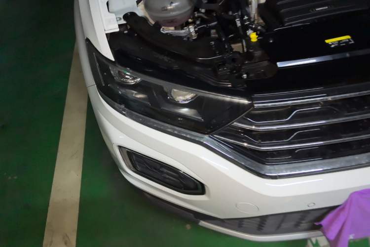 Used Volkswagen T-ROC 2022 280TSI DSG Two-Wheel Drive Comfort PLUS Right Front Headlight