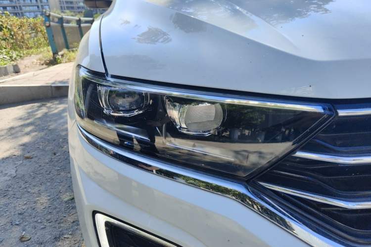 Used Volkswagen T-ROC 2022 280TSI DSG Two-Wheel Drive Comfort PLUS Right Front Headlight