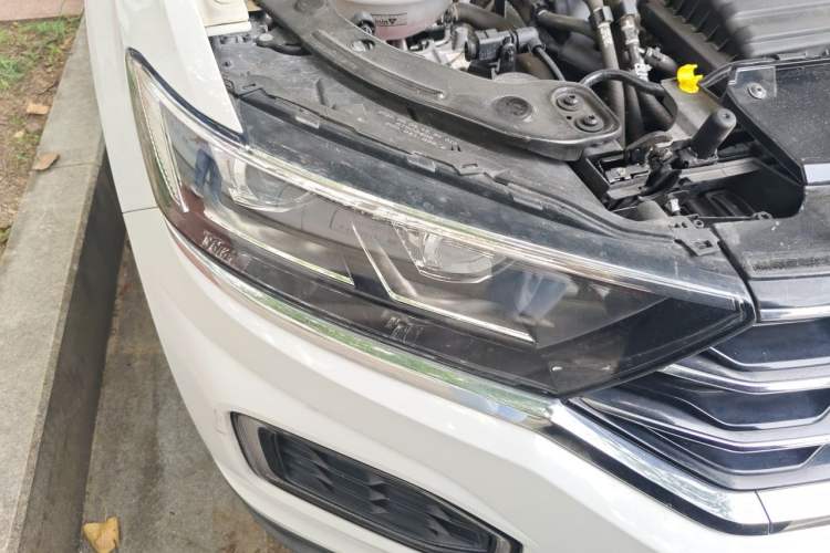 Used Volkswagen T-ROC 2022 280TSI DSG Two-Wheel Drive Elite PLUS Right Front Headlight