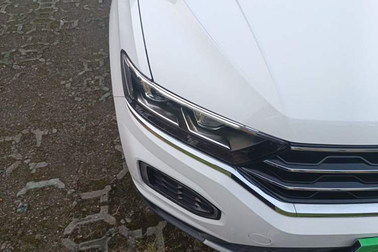 Used Volkswagen T-ROC 2022 280TSI DSG Two-Wheel Drive Elite PLUS Right Front Headlight