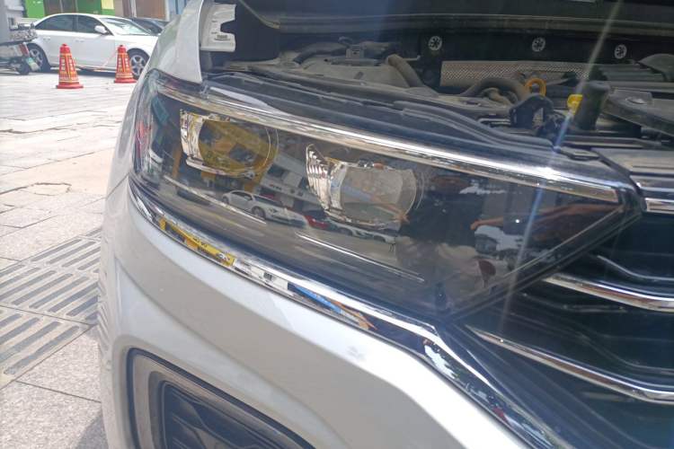 Used Volkswagen T-ROC 2022 280TSI DSG Two-Wheel Drive Elite PLUS Right Front Headlight