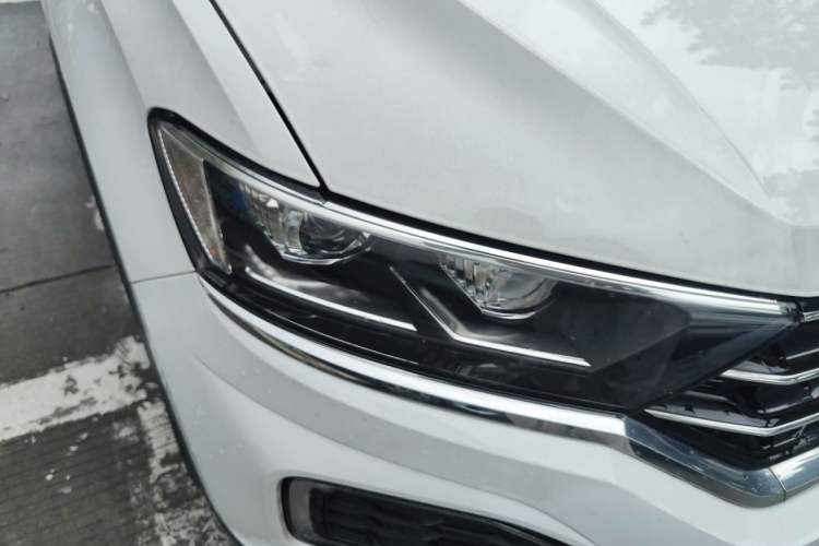 Used Volkswagen T-ROC 2022 280TSI DSG Two-Wheel Drive Elite PLUS Right Front Headlight