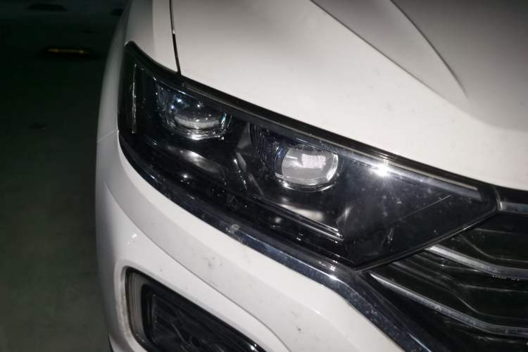 Used Volkswagen T-ROC 2022 280TSI DSG Two-Wheel Drive Comfort PLUS Right Front Headlight