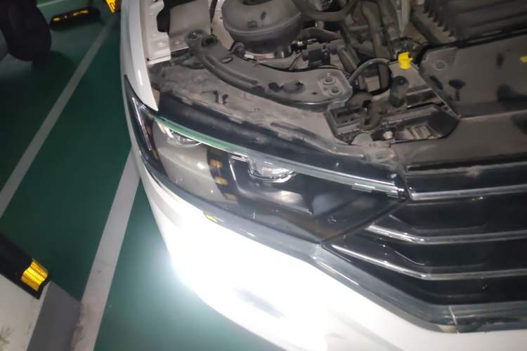 Used Volkswagen T-ROC 2022 280TSI DSG Two-Wheel Drive Comfort PLUS Right Front Headlight