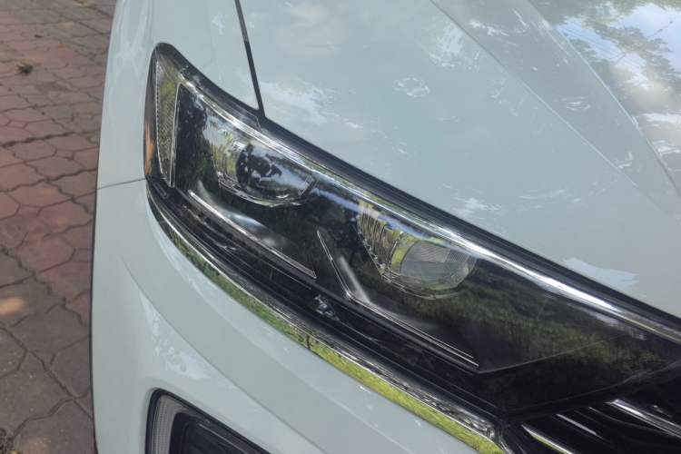 Used Volkswagen T-ROC 2022 280TSI DSG Two-Wheel Drive Comfort PLUS Right Front Headlight