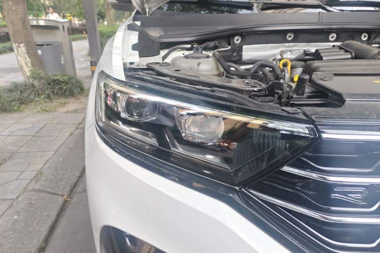 Used Volkswagen T-ROC 2022 280TSI DSG Two-Wheel Drive R-Line Pro PLUS Right Front Headlight