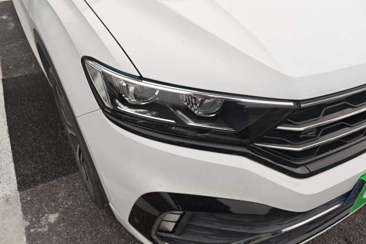 Used Volkswagen T-ROC 2022 280TSI DSG Two-Wheel Drive R-Line Pro PLUS Right Front Headlight