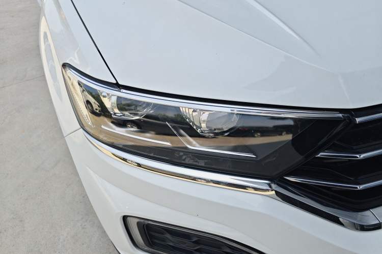 Used Volkswagen T-ROC 2022 280TSI DSG Two-Wheel Drive Comfort PLUS Right Front Headlight