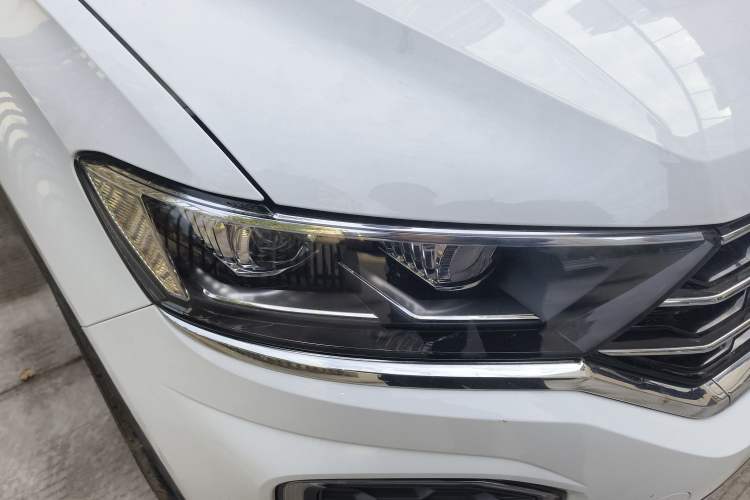 Used Volkswagen T-ROC 2022 280TSI DSG Two-Wheel Drive Comfort PLUS Right Front Headlight