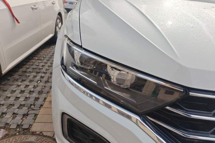Used Volkswagen T-ROC 2022 280TSI DSG Two-Wheel Drive Comfort PLUS Right Front Headlight