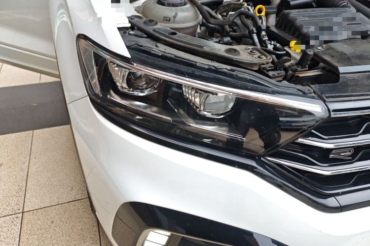 Used Volkswagen T-ROC 2022 280TSI DSG Two-Wheel Drive R-Line Pro PLUS Right Front Headlight