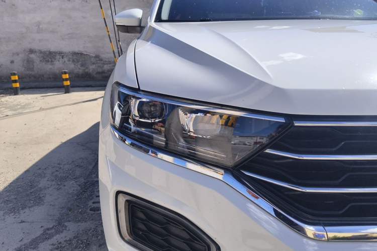 Used Volkswagen T-ROC 2022 280TSI DSG Two-Wheel Drive Elite PLUS Right Front Headlight