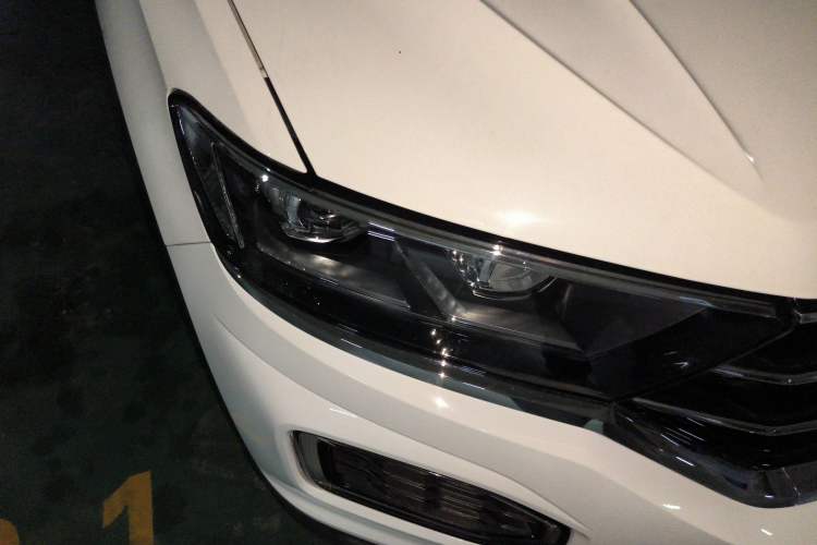 Used Volkswagen T-ROC 2022 280TSI DSG Two-Wheel Drive Elite PLUS Right Front Headlight