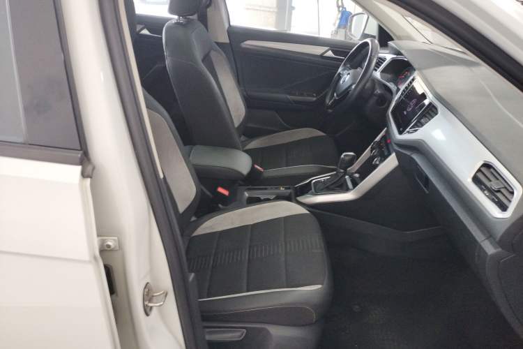 Used Volkswagen T-ROC 2022 280TSI DSG Two-Wheel Drive Elite PLUS Right Front Seat