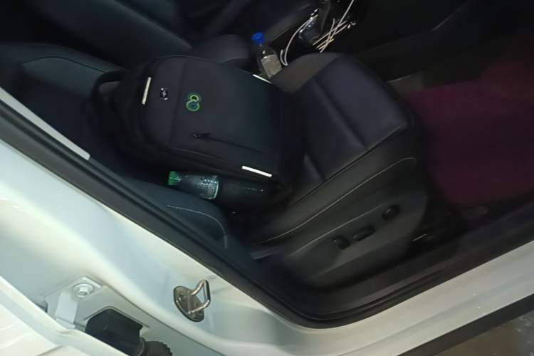 Used Volkswagen T-ROC 2022 280TSI DSG Two-Wheel Drive Comfort PLUS Right Front Seat