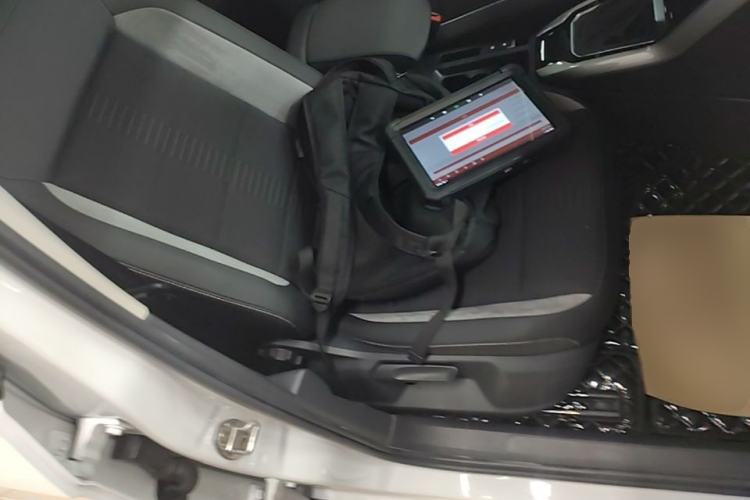 Used Volkswagen T-ROC 2022 280TSI DSG Two-Wheel Drive Elite PLUS Right Front Seat