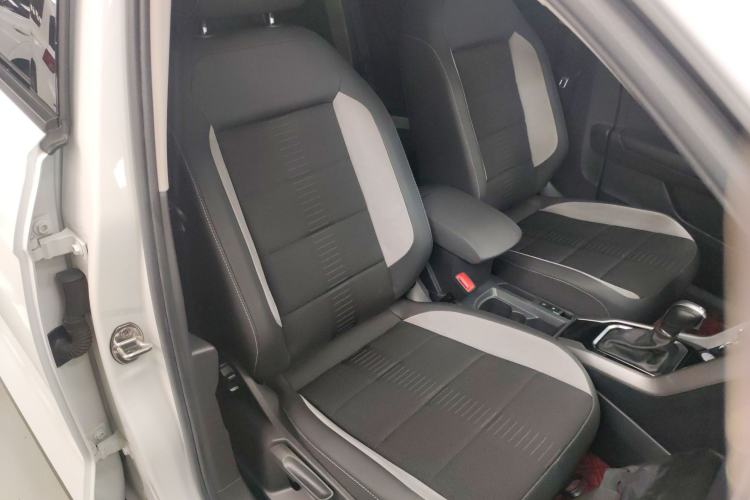 Used Volkswagen T-ROC 2022 280TSI DSG Two-Wheel Drive Elite PLUS Right Front Seat