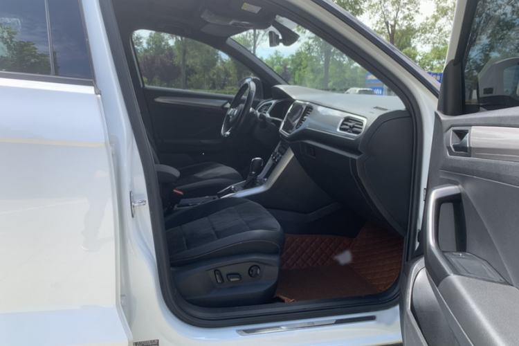 Used Volkswagen T-ROC 2022 280TSI DSG Two-Wheel Drive R-Line Pro PLUS Right Front Seat