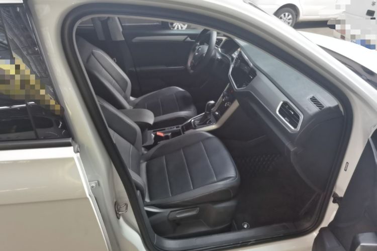 Used Volkswagen T-ROC 2022 280TSI DSG Two-Wheel Drive Elite PLUS Right Front Seat