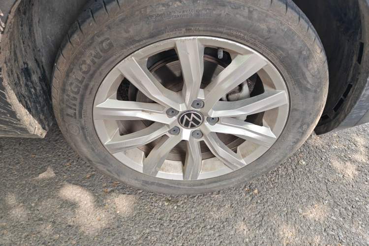 Used Volkswagen T-ROC 2022 280TSI DSG Two-Wheel Drive Elite PLUS Right Front Wheel Hub