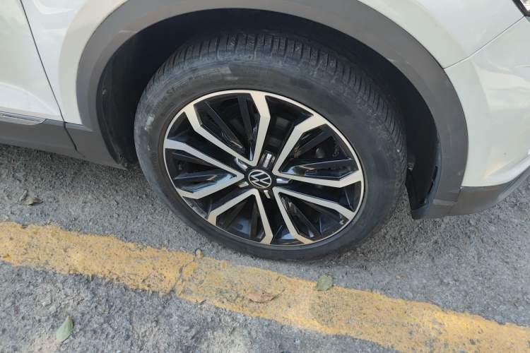 Used Volkswagen T-ROC 2022 280TSI DSG Two-Wheel Drive Comfort PLUS Right Front Wheel Hub