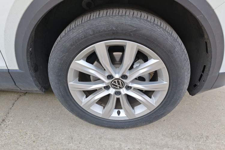 Used Volkswagen T-ROC 2022 280TSI DSG Two-Wheel Drive Elite PLUS Right Front Wheel Hub