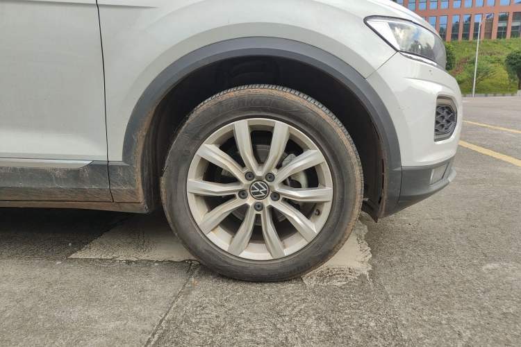 Used Volkswagen T-ROC 2022 280TSI DSG Two-Wheel Drive Elite PLUS Right Front Wheel Hub