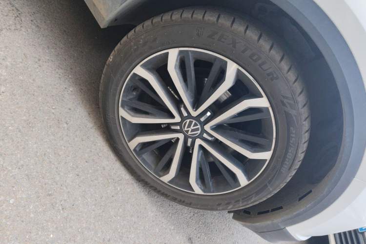 Used Volkswagen T-ROC 2022 280TSI DSG Two-Wheel Drive Comfort PLUS Right Front Wheel Hub