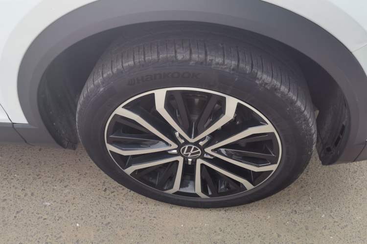 Used Volkswagen T-ROC 2022 280TSI DSG Two-Wheel Drive Comfort PLUS Right Front Wheel Hub