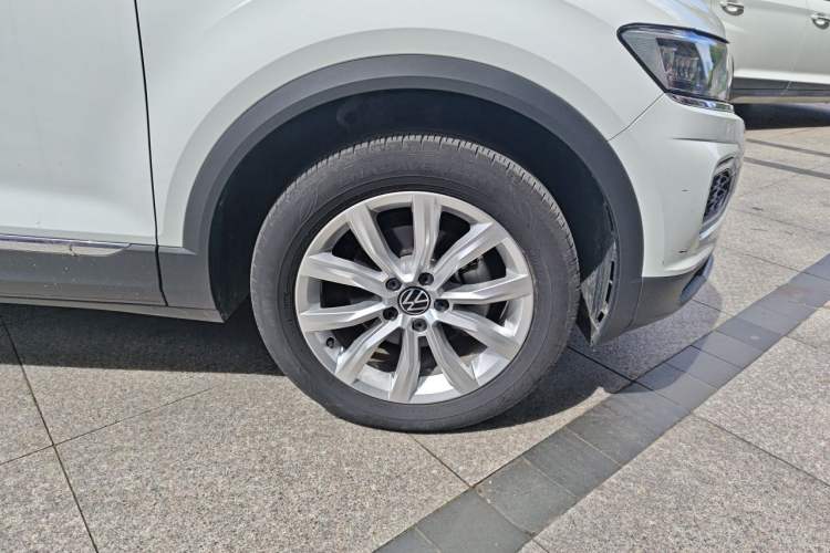 Used Volkswagen T-ROC 2022 280TSI DSG Two-Wheel Drive Elite PLUS Right Front Wheel Hub