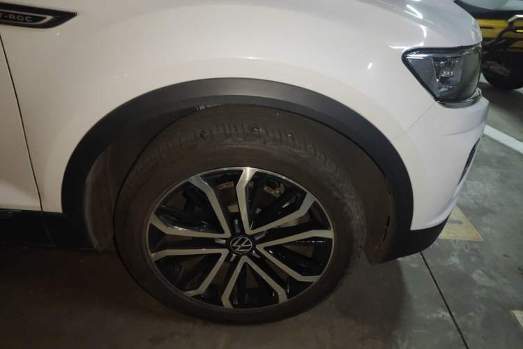 Used Volkswagen T-ROC 2022 280TSI DSG Two-Wheel Drive Elite PLUS Right Front Wheel Hub