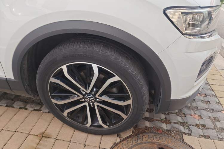 Used Volkswagen T-ROC 2022 280TSI DSG Two-Wheel Drive Comfort PLUS Right Front Wheel Hub