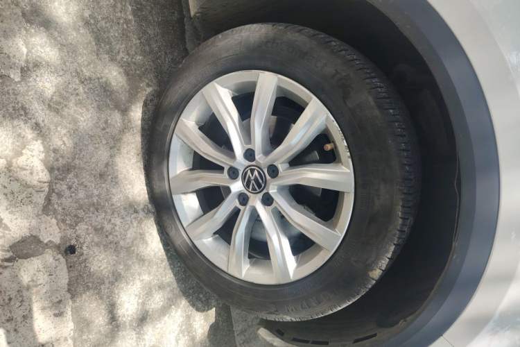 Used Volkswagen T-ROC 2022 280TSI DSG Two-Wheel Drive Elite PLUS Right Front Wheel Hub