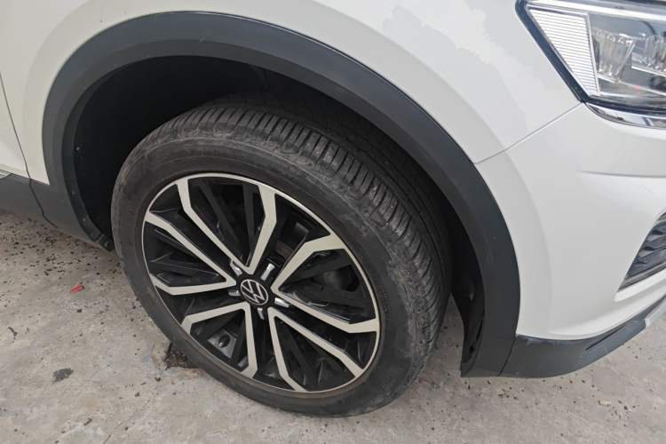 Used Volkswagen T-ROC 2022 280TSI DSG Two-Wheel Drive Comfort PLUS Right Front Wheel Hub