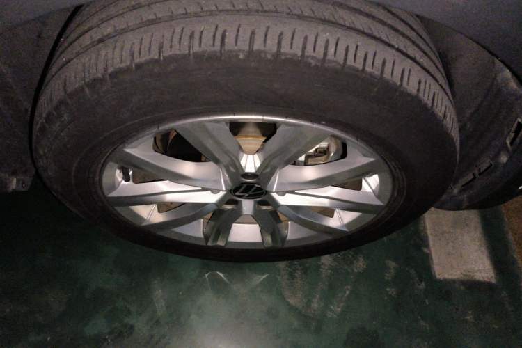 Used Volkswagen T-ROC 2022 280TSI DSG Two-Wheel Drive Elite PLUS Right Front Wheel Hub