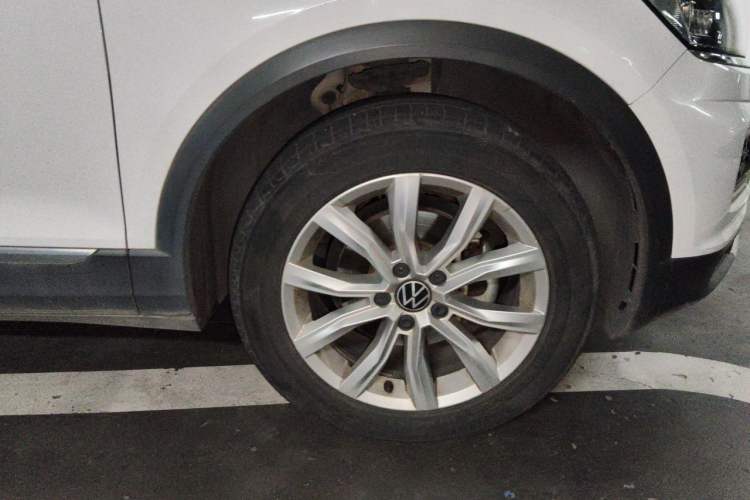 Used Volkswagen T-ROC 2022 280TSI DSG Two-Wheel Drive Elite PLUS Right Front Wheel Hub