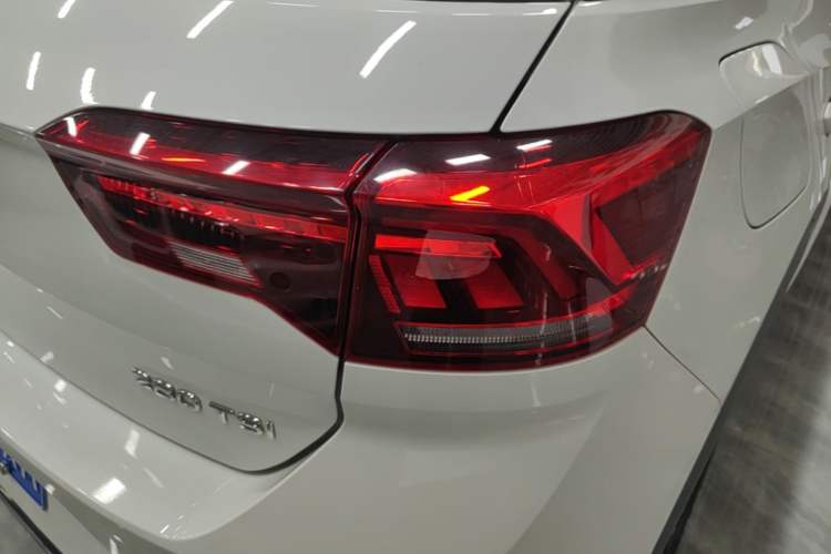 Used Volkswagen T-ROC 2022 280TSI DSG Two-Wheel Drive R-Line Pro PLUS Right Rear Taillight