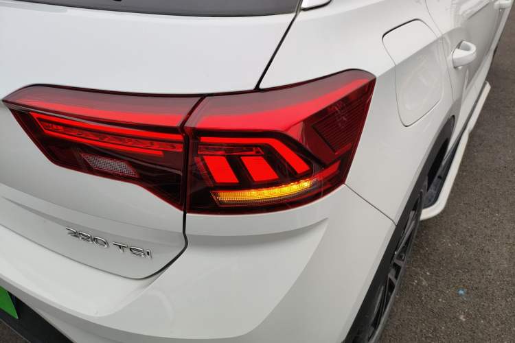 Used Volkswagen T-ROC 2022 280TSI DSG Two-Wheel Drive Comfort PLUS Right Rear Taillight