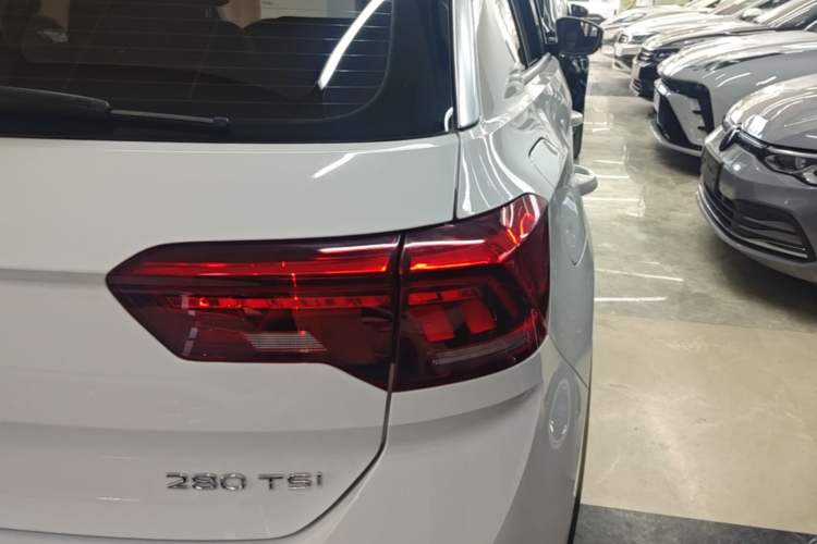 Used Volkswagen T-ROC 2022 280TSI DSG Two-Wheel Drive Comfort PLUS Right Rear Taillight