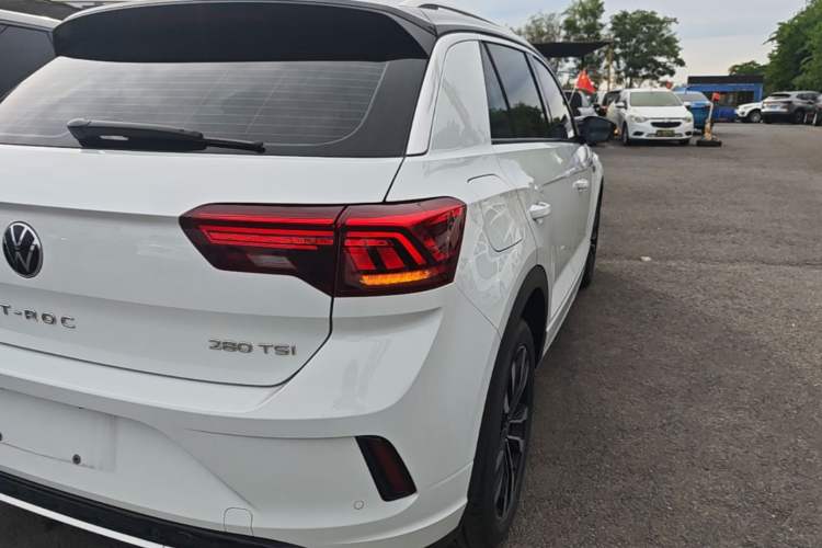 Used Volkswagen T-ROC 2022 280TSI DSG Two-Wheel Drive R-Line Pro PLUS Right Rear Taillight