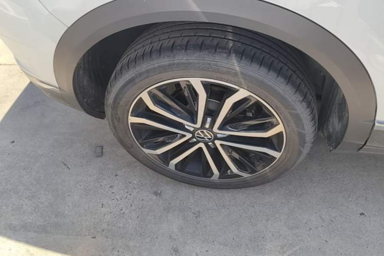 Used Volkswagen T-ROC 2022 280TSI DSG Two-Wheel Drive Comfort PLUS Right Rear Wheel Hub