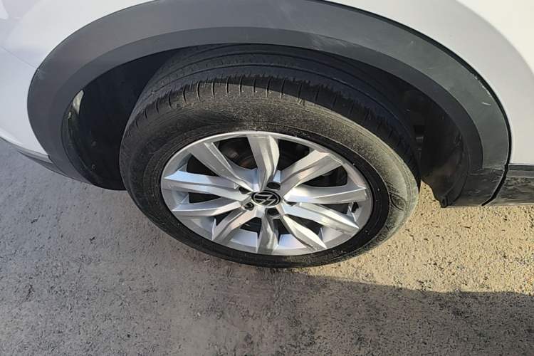 Used Volkswagen T-ROC 2022 280TSI DSG Two-Wheel Drive Elite PLUS Right Rear Wheel Hub