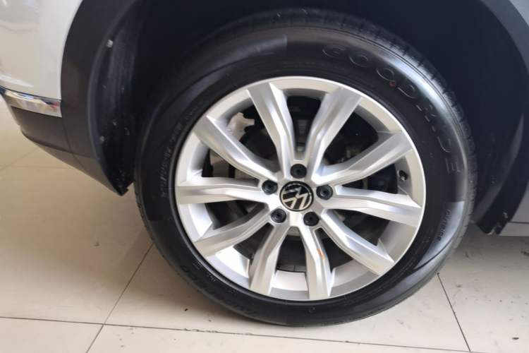 Used Volkswagen T-ROC 2022 280TSI DSG Two-Wheel Drive Elite PLUS Right Rear Wheel Hub