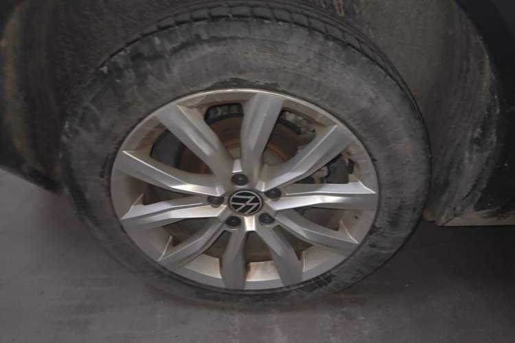 Used Volkswagen T-ROC 2022 280TSI DSG Two-Wheel Drive Elite PLUS Right Rear Wheel Hub
