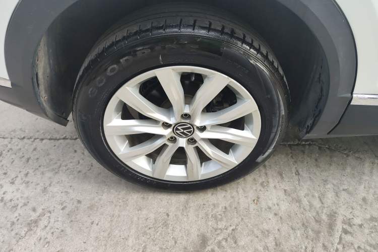 Used Volkswagen T-ROC 2022 280TSI DSG Two-Wheel Drive Elite PLUS Right Rear Wheel Hub