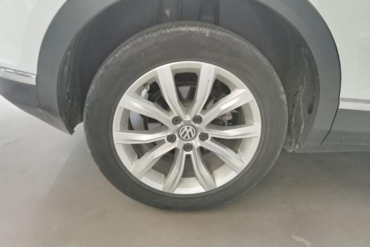 Used Volkswagen T-ROC 2022 280TSI DSG Two-Wheel Drive Elite PLUS Right Rear Wheel Hub