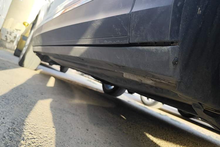 Used Volkswagen T-ROC 2022 280TSI DSG Two-Wheel Drive Elite PLUS Right Side Sill