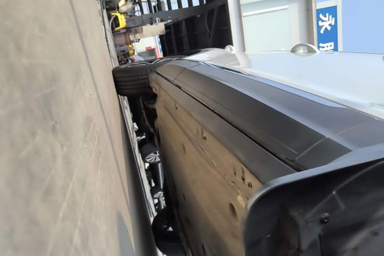 Used Volkswagen T-ROC 2022 280TSI DSG Two-Wheel Drive Comfort PLUS Right Side Sill
