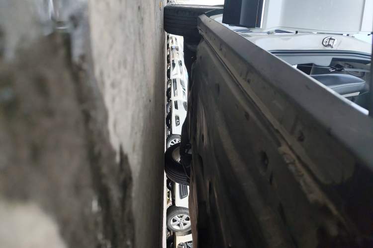 Used Volkswagen T-ROC 2022 280TSI DSG Two-Wheel Drive Elite PLUS Right Side Sill