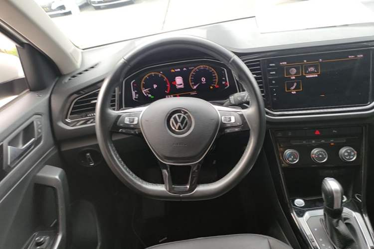 Used Volkswagen T-ROC 2022 280TSI DSG Two-Wheel Drive Comfort PLUS Steering Wheel